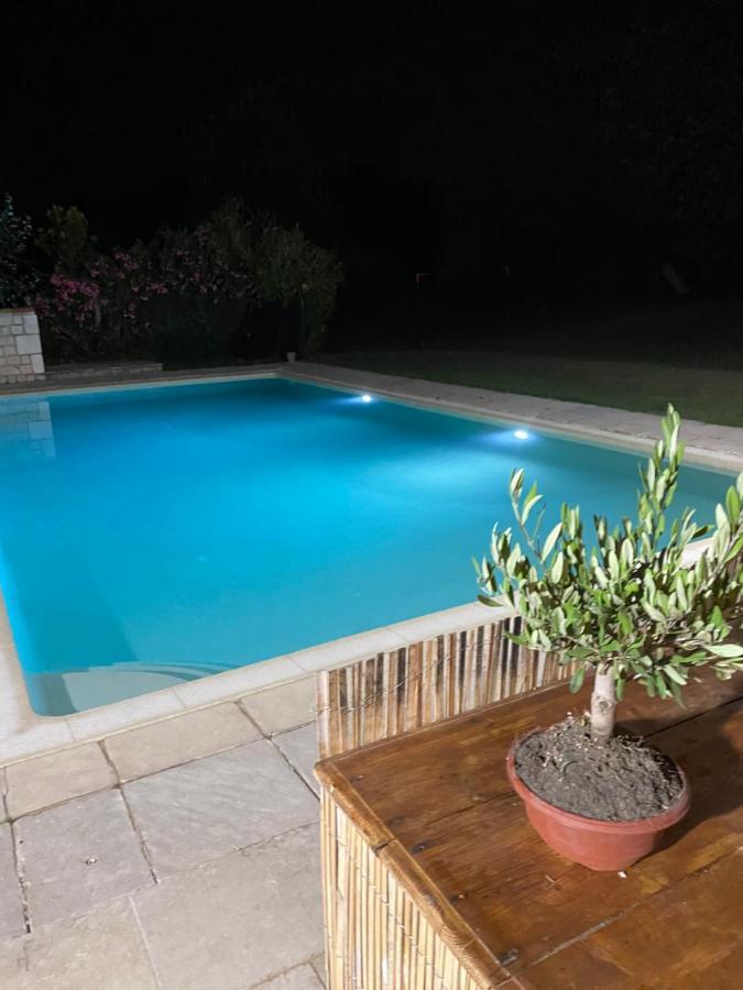 La Bastide Aixoise Avec Piscine Et Jacuzzi Prive Lejlighed Aix-en-Provence Eksteriør billede